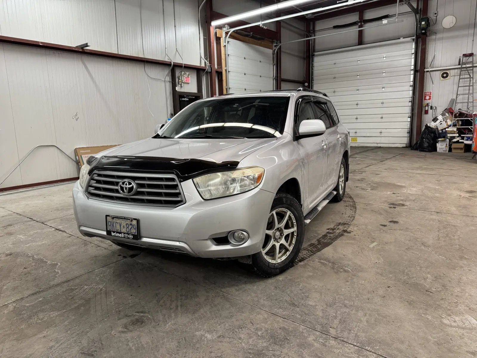 2008 Toyota Highlander SR5 in Gray with Gray interior – front exterior view 2008 Toyota Highlander SR5 in Gray with Gray interior – front exterior view