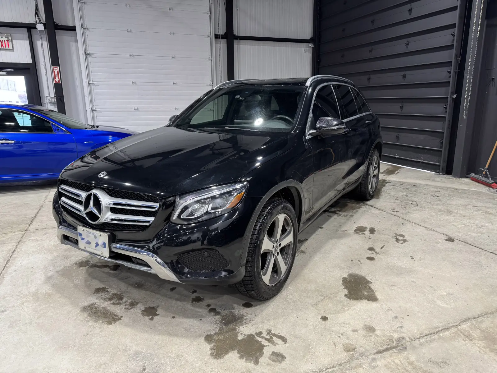 Certified, Clean Carfax, local vehicle, non-smoker 2018 Mercedes-Benz GLC-Class GLC300 in Black with Black interior