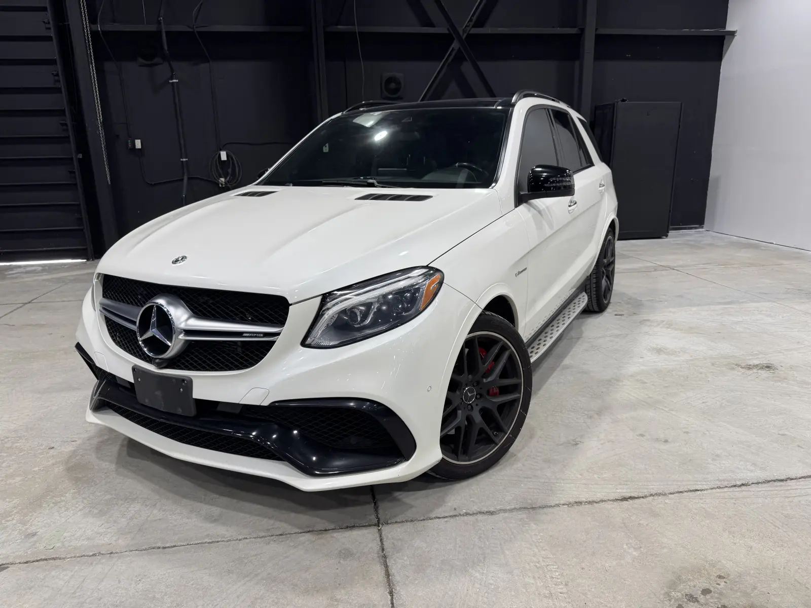 Certified, one-owner, garage kept, local vehicle, non-smoker 2018 Mercedes-Benz GLE-Class GLE63SAMG in White with Black interior
