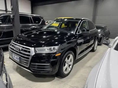 Clean Carfax, local vehicle, non-smoker 2018 Audi Q5 Progressiv in Black with Black interior – front exterior view